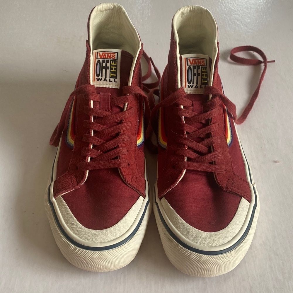 VANS Women’s Hi Tops Sneakers Size 8